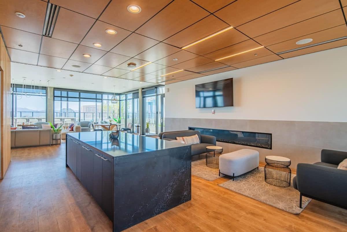 Apartment Elegant - Modern Highrise Dt, Pool, Gym, Parking Phoenix