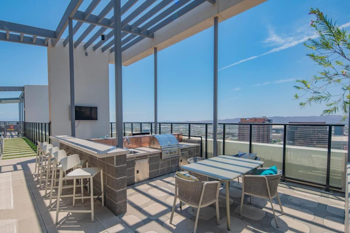 Apartment Elegant - Modern Highrise Dt, Pool, Gym, Parking