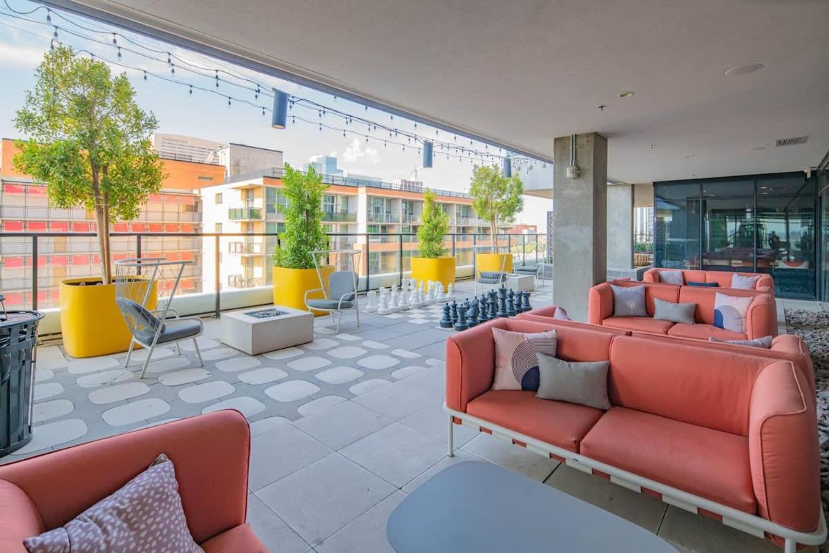 Elegant - Modern Highrise Dt, Pool, Gym, Parking *