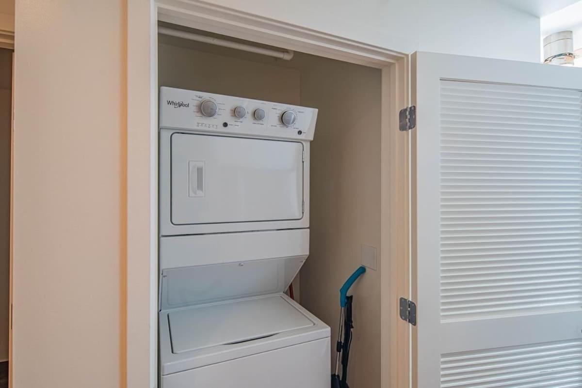 Apartment Elegant - Modern Highrise Dt, Pool, Gym, Parking